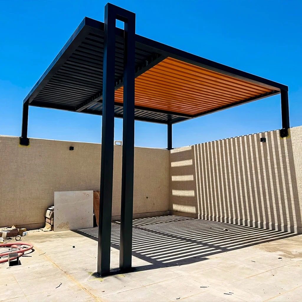 برجولات حديد معالج وخشب عصرية